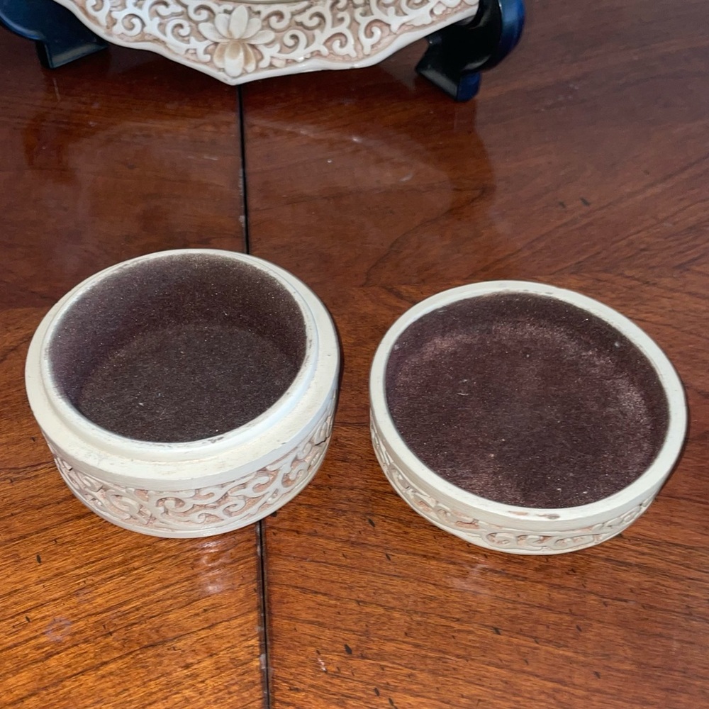 Vintage 1982- Ivory Dynasty 3 piece Matching Set. Vase, Trinket Box & Plate. - Picture 5 of 14